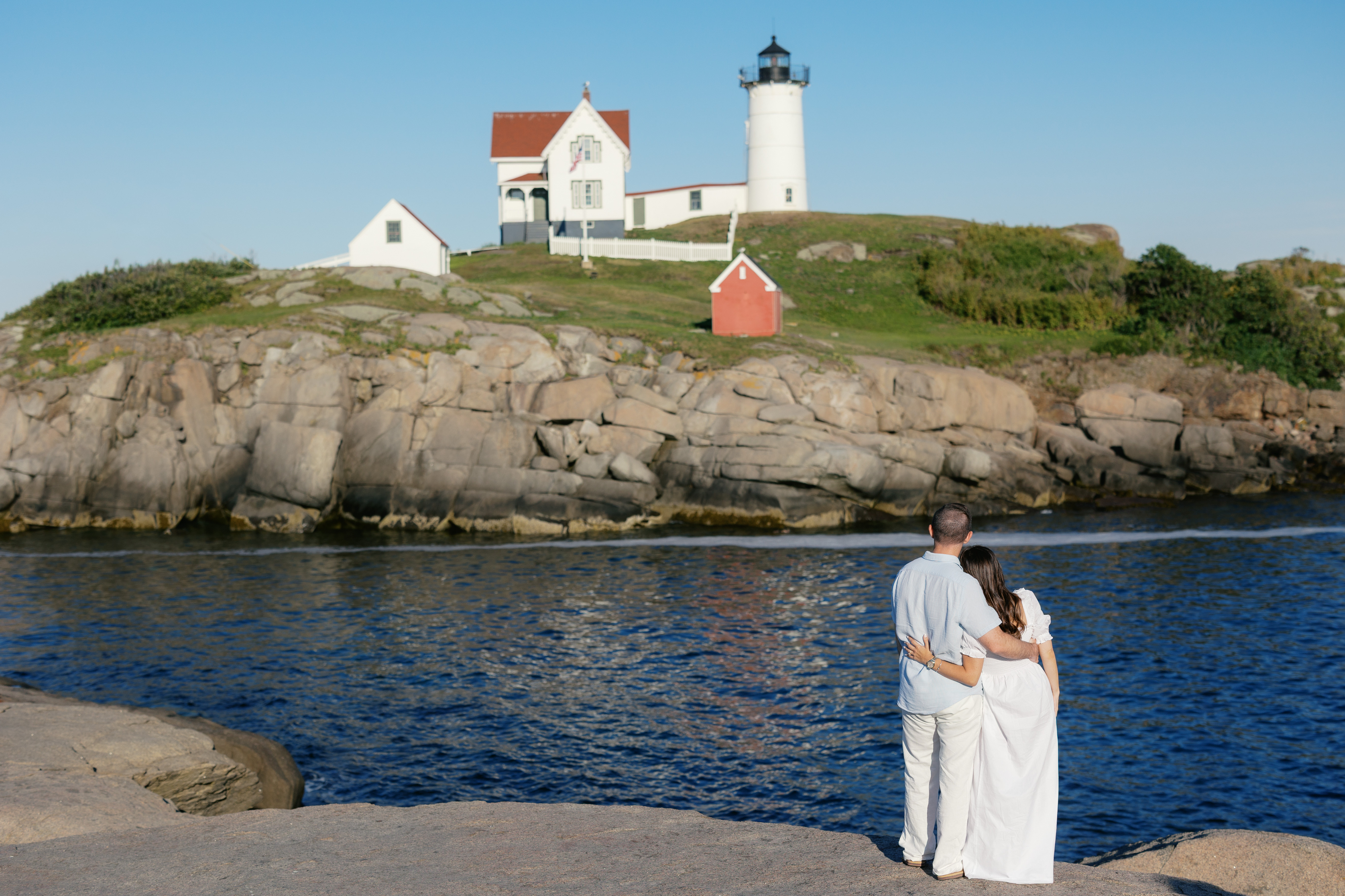 Julianne and Morgan looking out at Nubble Lighthouse